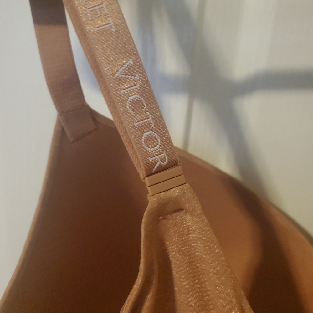 Victoria's Secret Tan Wireless T-Shirt Bra with Adjustable Straps - Picture 4 of 4